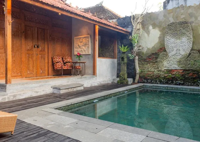 Lanturan Villa *